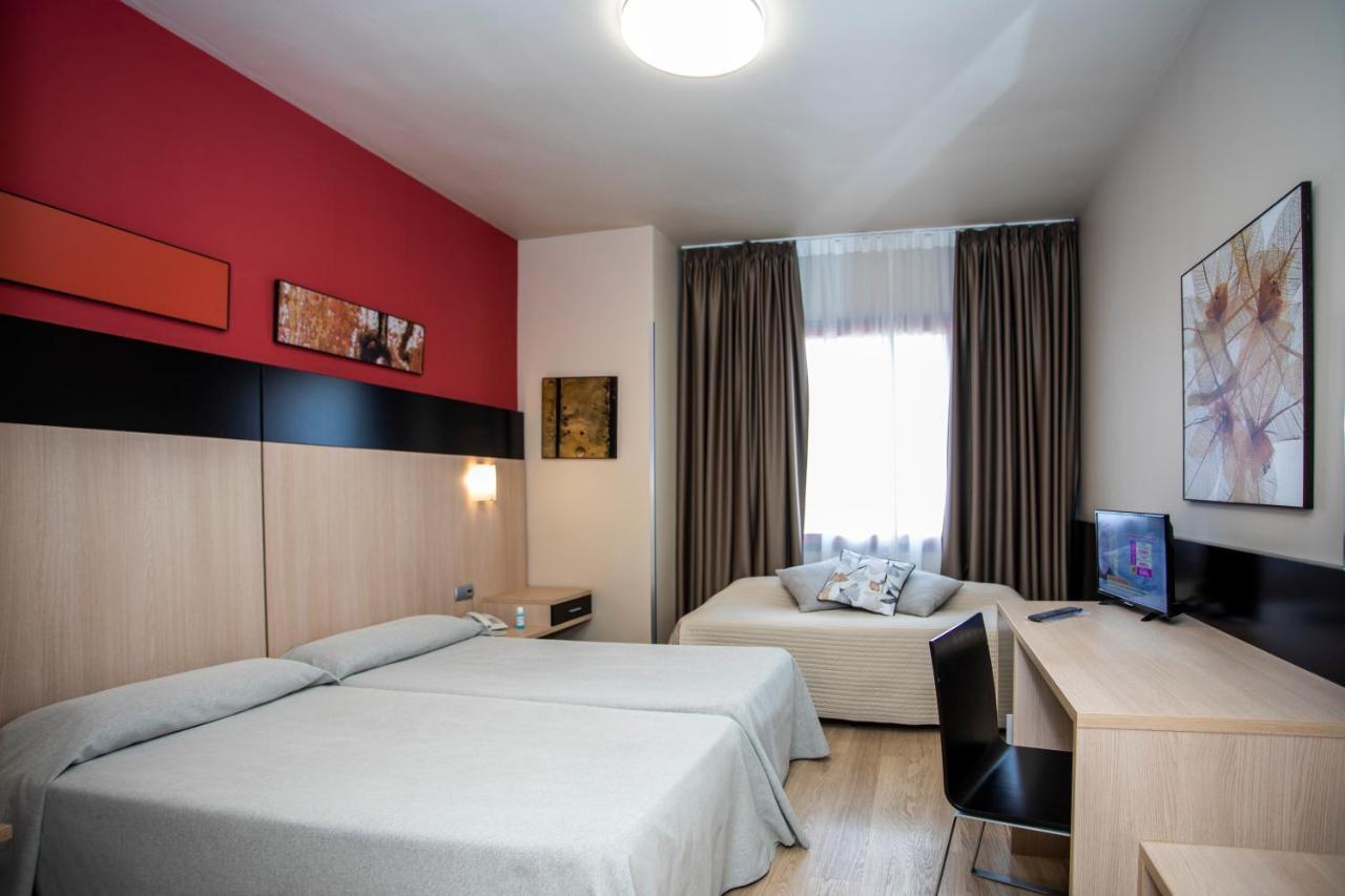 Hotel Ciudad De Ejea Ejea De Los Caballeros Ngoại thất bức ảnh
