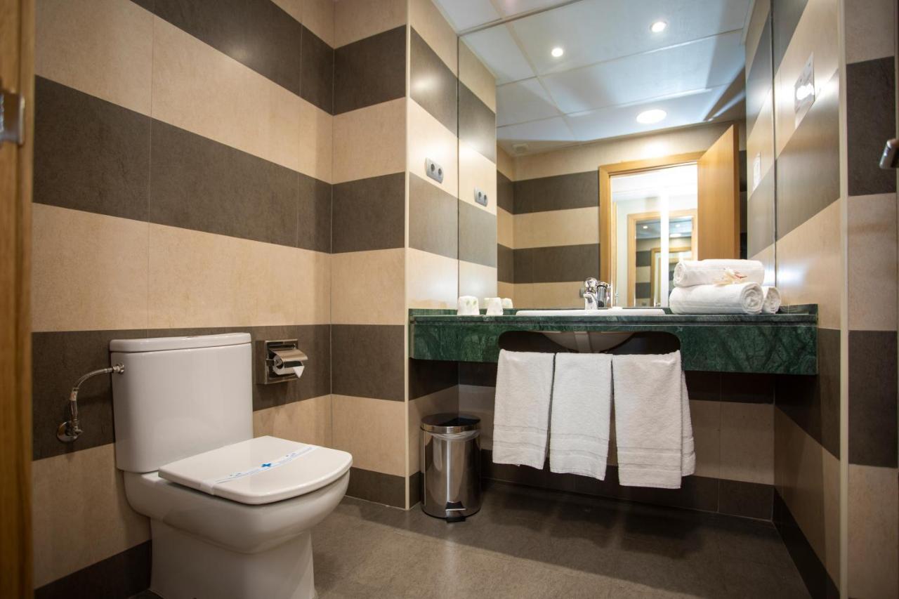 Hotel Ciudad De Ejea Ejea De Los Caballeros Ngoại thất bức ảnh