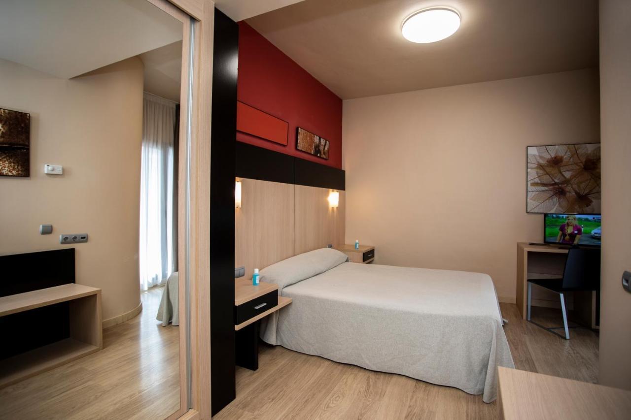 Hotel Ciudad De Ejea Ejea De Los Caballeros Ngoại thất bức ảnh